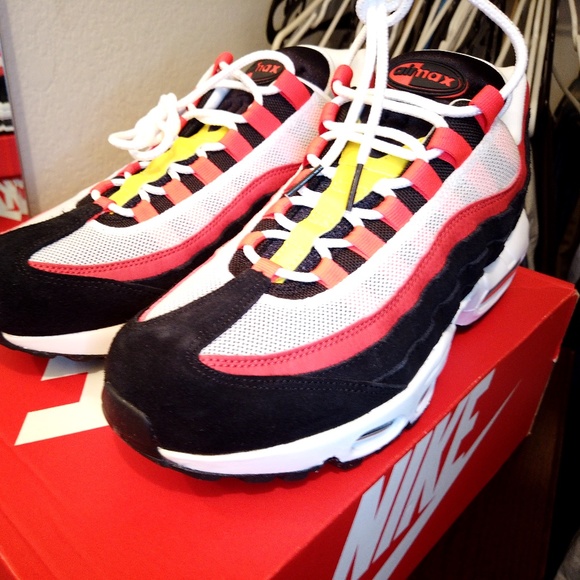 crimson air max 95 Shop Clothing 